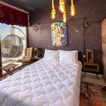 Stylish With Mesmerizing View And Central Location In Bodrum Bitez