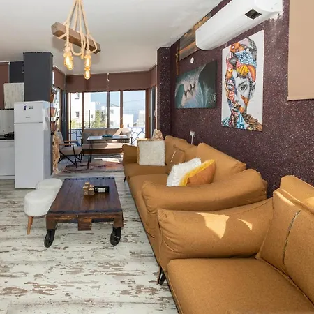 Villa Stylish With Mesmerizing View And Central Location In Bodrum *