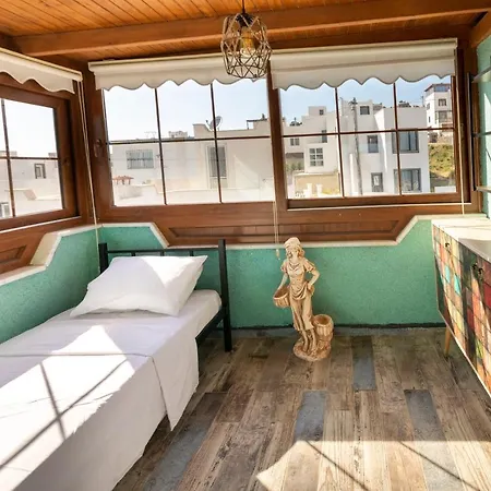 Stylish With Mesmerizing View And Central Location In Bodrum *