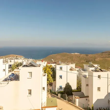 Stylish With Mesmerizing View And Central Location In Bodrum Villa
