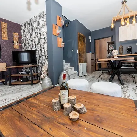Stylish With Mesmerizing View And Central Location In Bodrum Villa